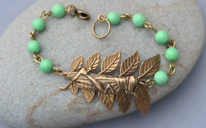 Messing Grashüpfer Armband Vintage Blatt & Türkis Stein Schmuck von madebymoe
