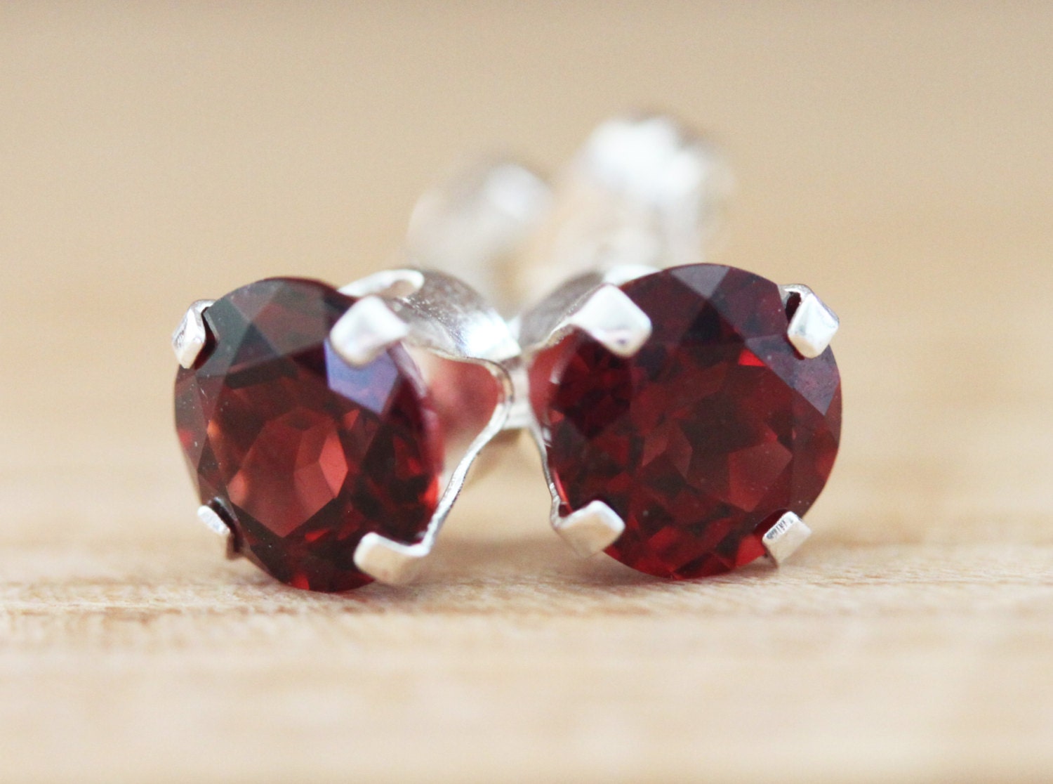 Rote Granat Ohrstecker 5 Mm Sterling Silber Januar Geburtsstein von madebymoe