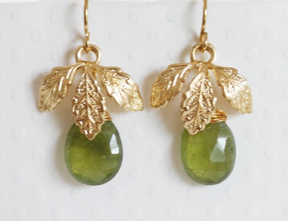 Tsavorit Granat Blatt Ohrringe Grüner Edelstein , Gold Plated Baumeln von madebymoe