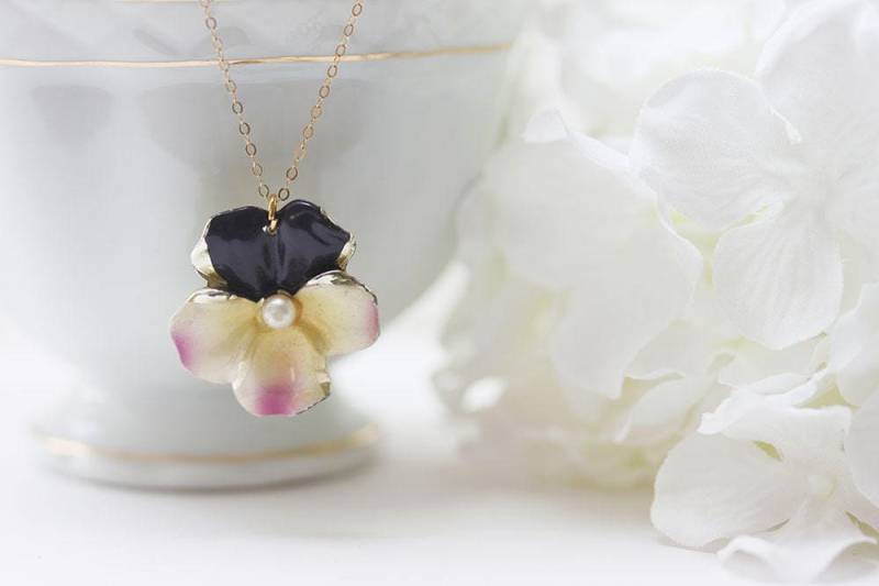 Vintage Emaille Stiefmütterchen Kette Gold Filled Kette, Perlenakzent von madebymoe