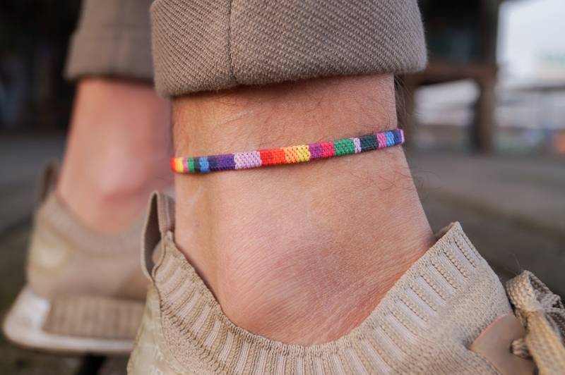 Pride Fußband Für Männer Frauen & Queers - Lgbt Csd Festival Fußkettchen Im Boho Ethno Style Handmade Surfer Schmuck Wasserfest von madebynami