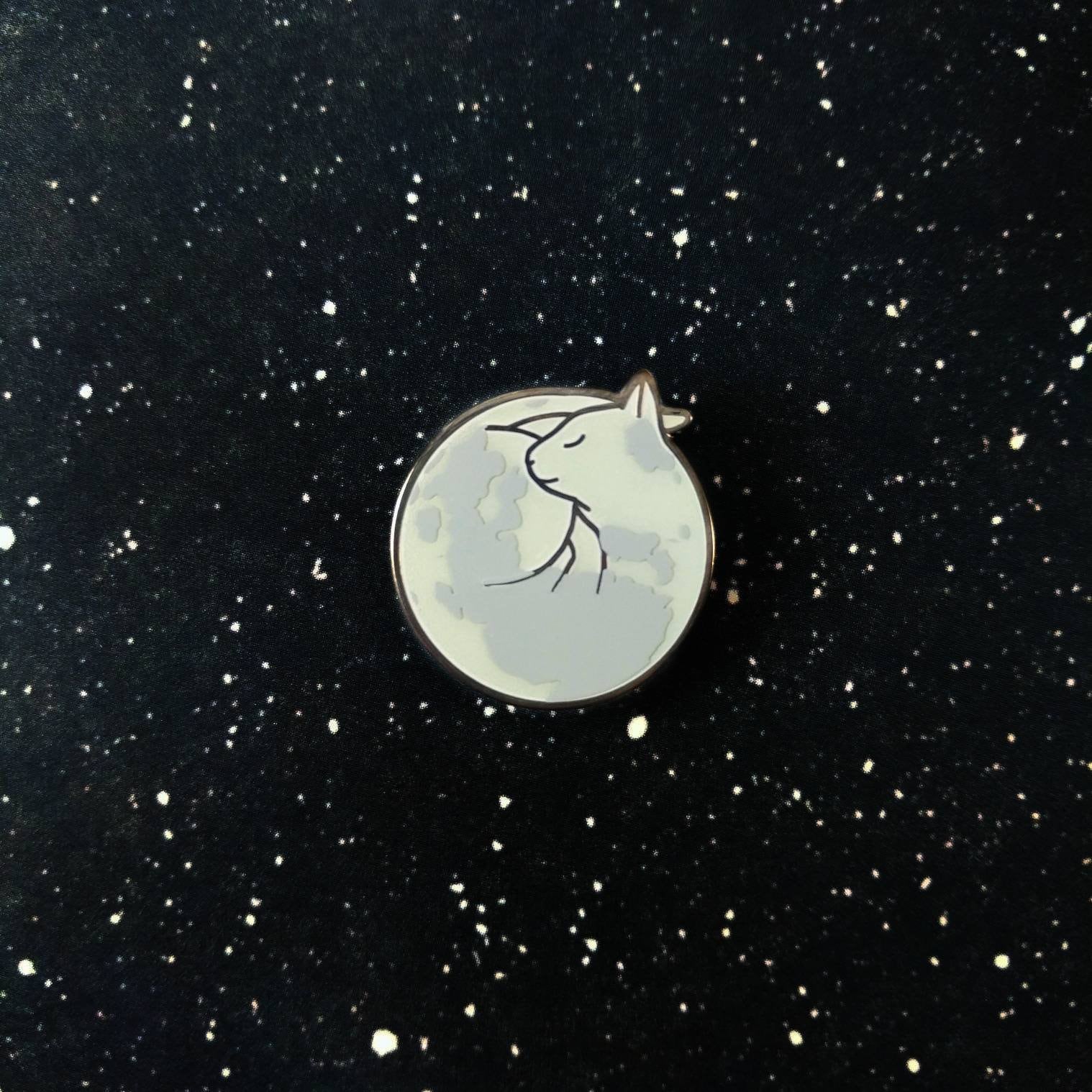 Moon Cat - Glow in The Dark Emaille Pin Miau Moon Cat - Glow in The Dark Emaille Pin Miau von madebysqueak