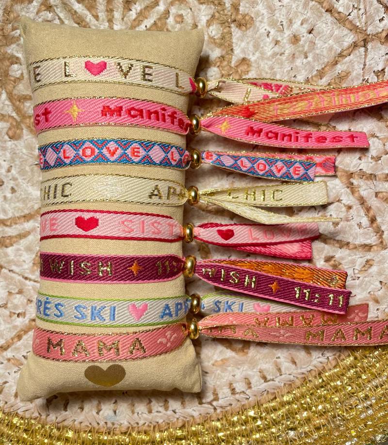 Armband Mom Muttertag Stoffarmband Ibiza Festival Statement Neon Boho Hippie Text Good Vibes Smiley Gift Mama Style von madeinmoonshineshop