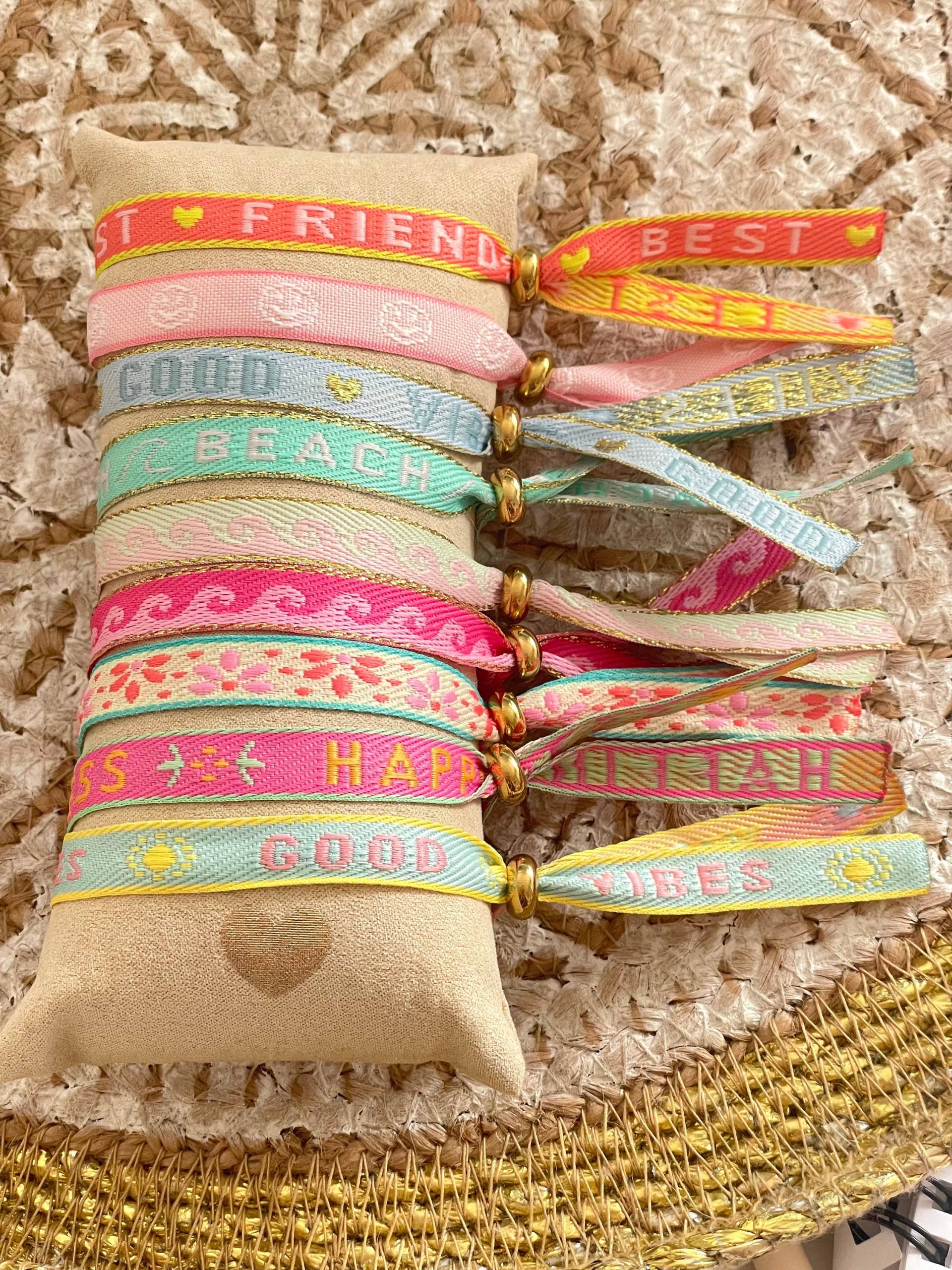 Festival Armband Stoffarmband Ibizastyle Statement Text Sommer Neon Boho Hippie Good Vibes Waves Smiley Gift Freundschaftsarmband Muttertag von madeinmoonshineshop