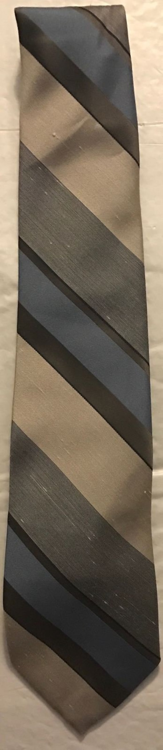 Vintage Krawatte ~ Wemsilk Von Wembley Grau, Blau Vintage Krawatte ~ Wemsilk Von Wembley Grau, Blau von madeinnevada