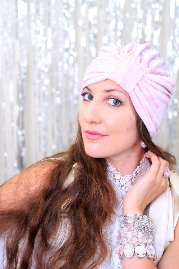 Turban Hut in Rosa Zerdrückt Samt - Mode Kopftuch Turbane Für Frauen Von Mademoiselle Meerjungfrau Viele Farben von mademoisellemermaid