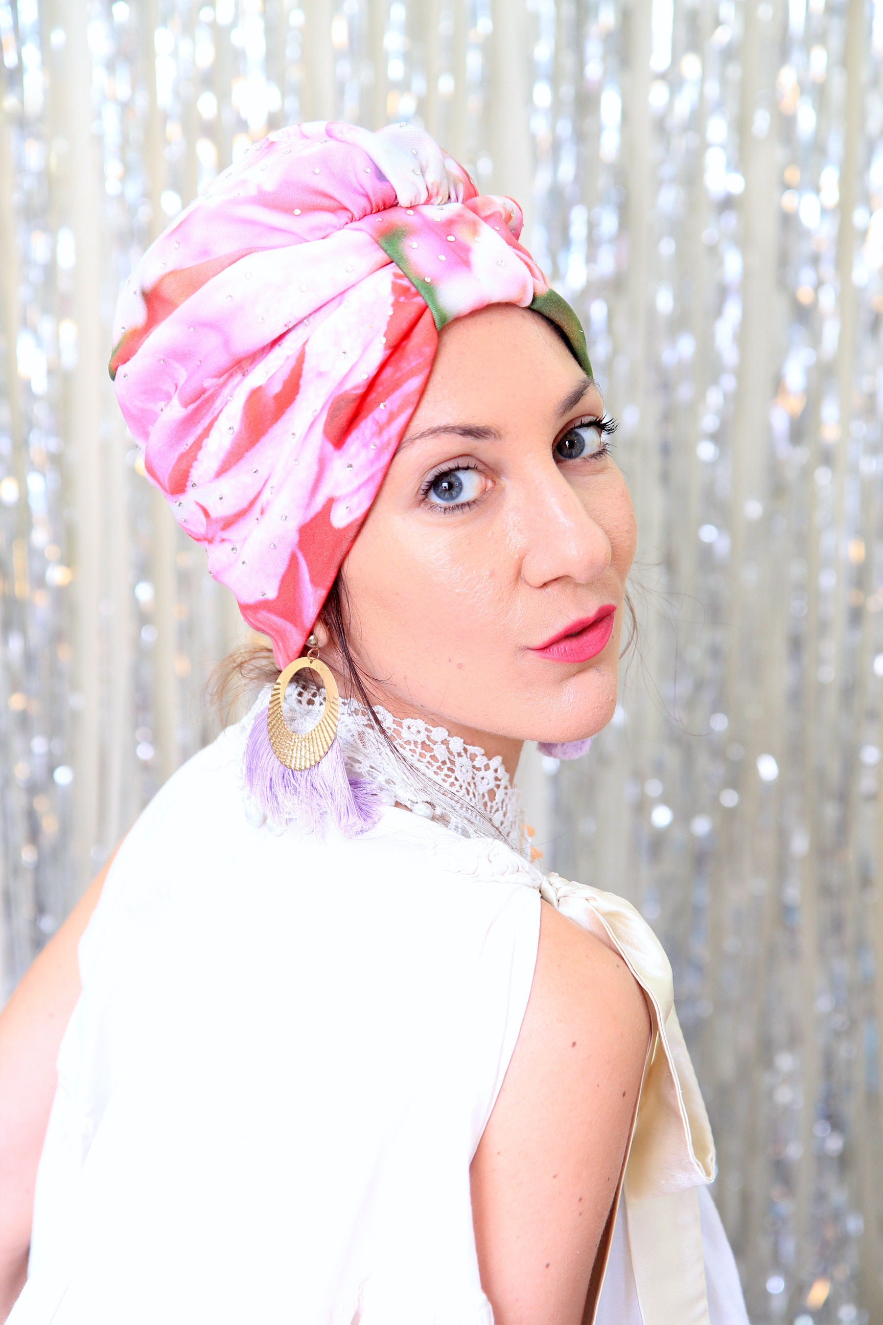 Turban in Bio-Baumwolltürme Floral Print-Natural Headwrap Mit Rosa Blumen Und Kristallen-Rhinestone Turbans Für Frauen von mademoisellemermaid