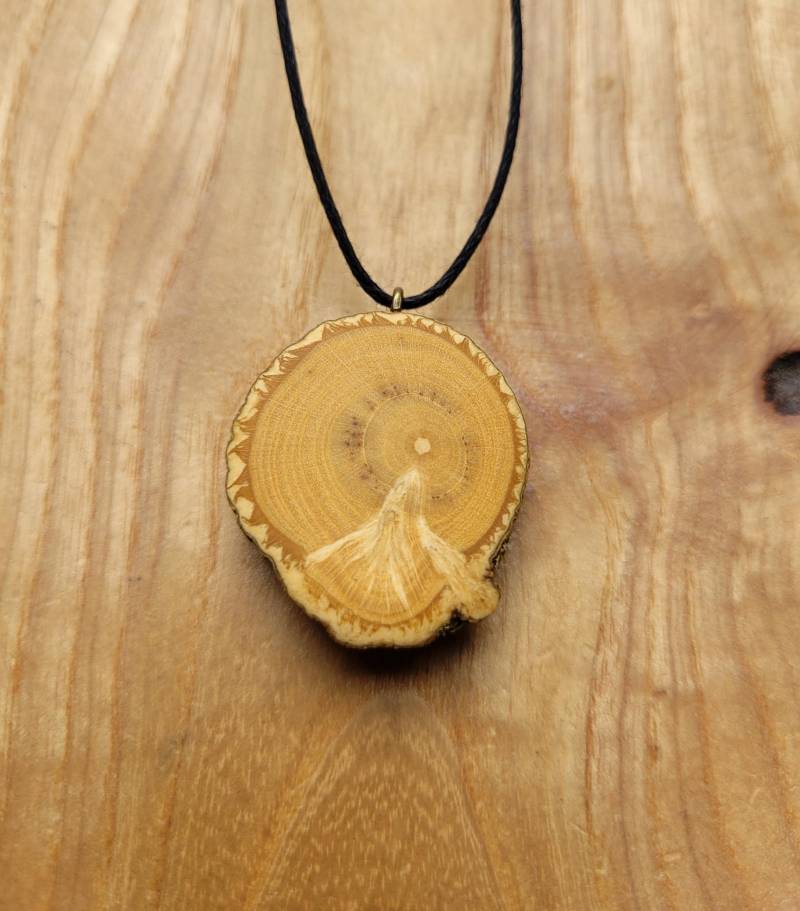 Natürliche, Helle Halskette Aus Dem Holz Des Hibiskus, Unikat Sonnenholz von maderamar