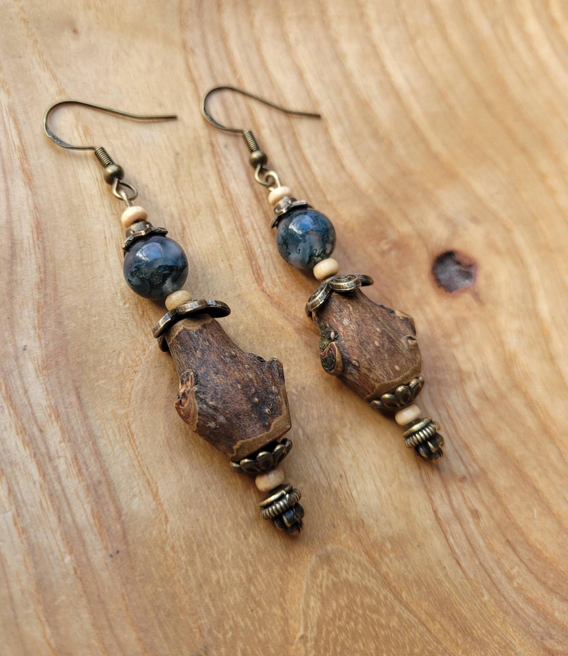 Wunderschöne Ohrringe Aus Holz, Moosachat Und Messingelementen Wunderschöne Ohrringe Aus Holz, Moosachat Und Messingelementen von maderamar