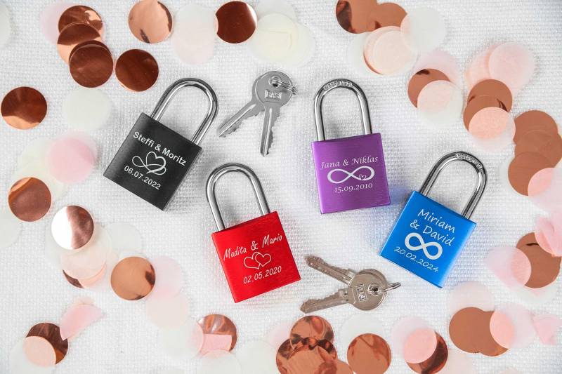Liebesschloss Personalisiert Mit Gravur Valentinstaggeschenk Hochzeitsgeschenk, Schloss Gravur, Valentinstag Geschenk Jahrestag von madewithlovebymadita