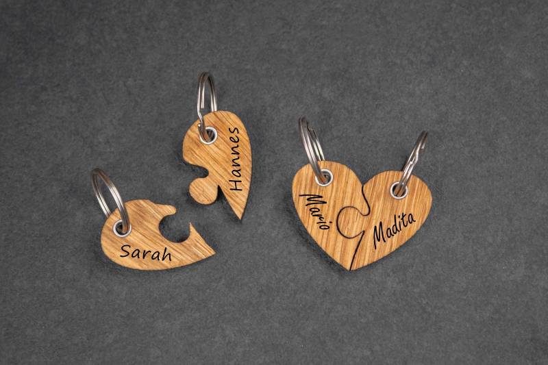 Schlüsselanhänger Herz Puzzle Personalisiert Aus Holz Mit Individueller Gravur von madewithlovebymadita