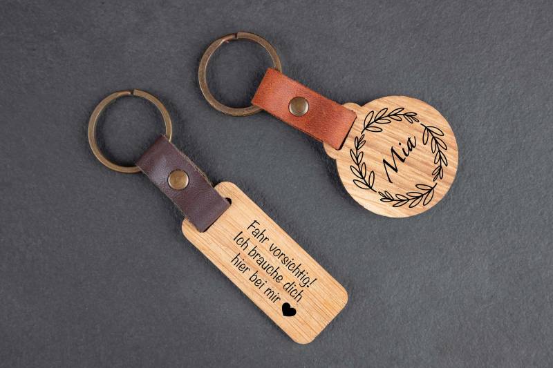 Schlüsselanhänger Personalisiert Aus Holz Mit Individueller Gravur von madewithlovebymadita