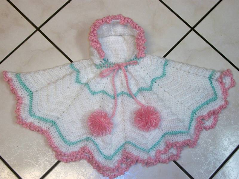 Crochet Baby Girls Hooded Poncho Sweater von madewithlovebysuzieq