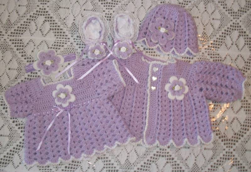 Gehäkelte Baby Girl Layette Pullover Set Mit Passendem Kleid Ensemble Perfekt Für Baby-Dusche-Geschenk Oder Nach Hause Nehmen 1. Debüt-Outfit von madewithlovebysuzieq