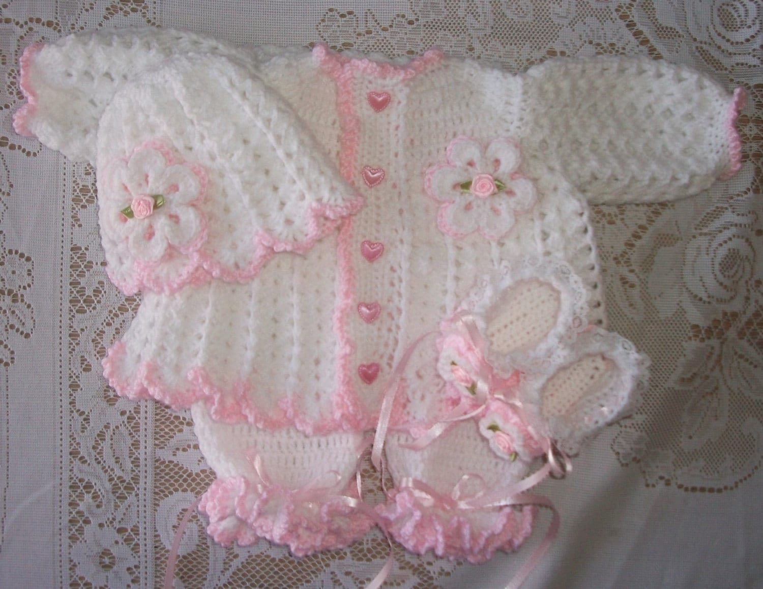 Häkeln Babymädchen Rosa Pullover Set Babyausstattung Mit Rüschen Leggings Und Booties Oder Feety Hose Perfekt Für Baby-Dusche-Geschenk Nach Hause von madewithlovebysuzieq