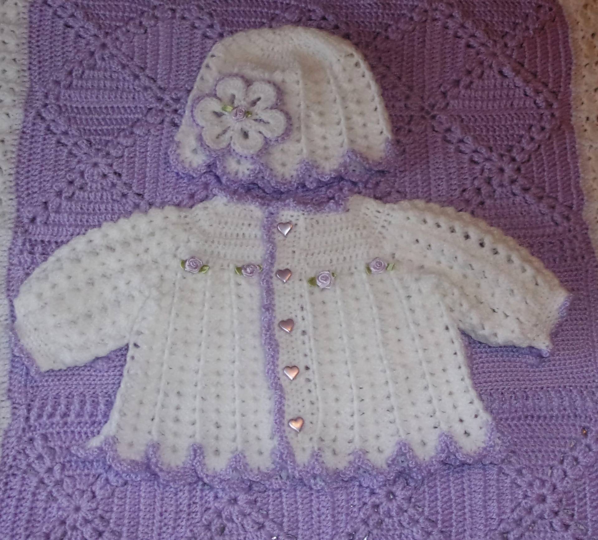 Nb-6 Mos-Crochet Baby Girl Pullover Und Cloche Oder Mütze Set Perfekt Für Babyparty Take Me Home Geschenk von madewithlovebysuzieq