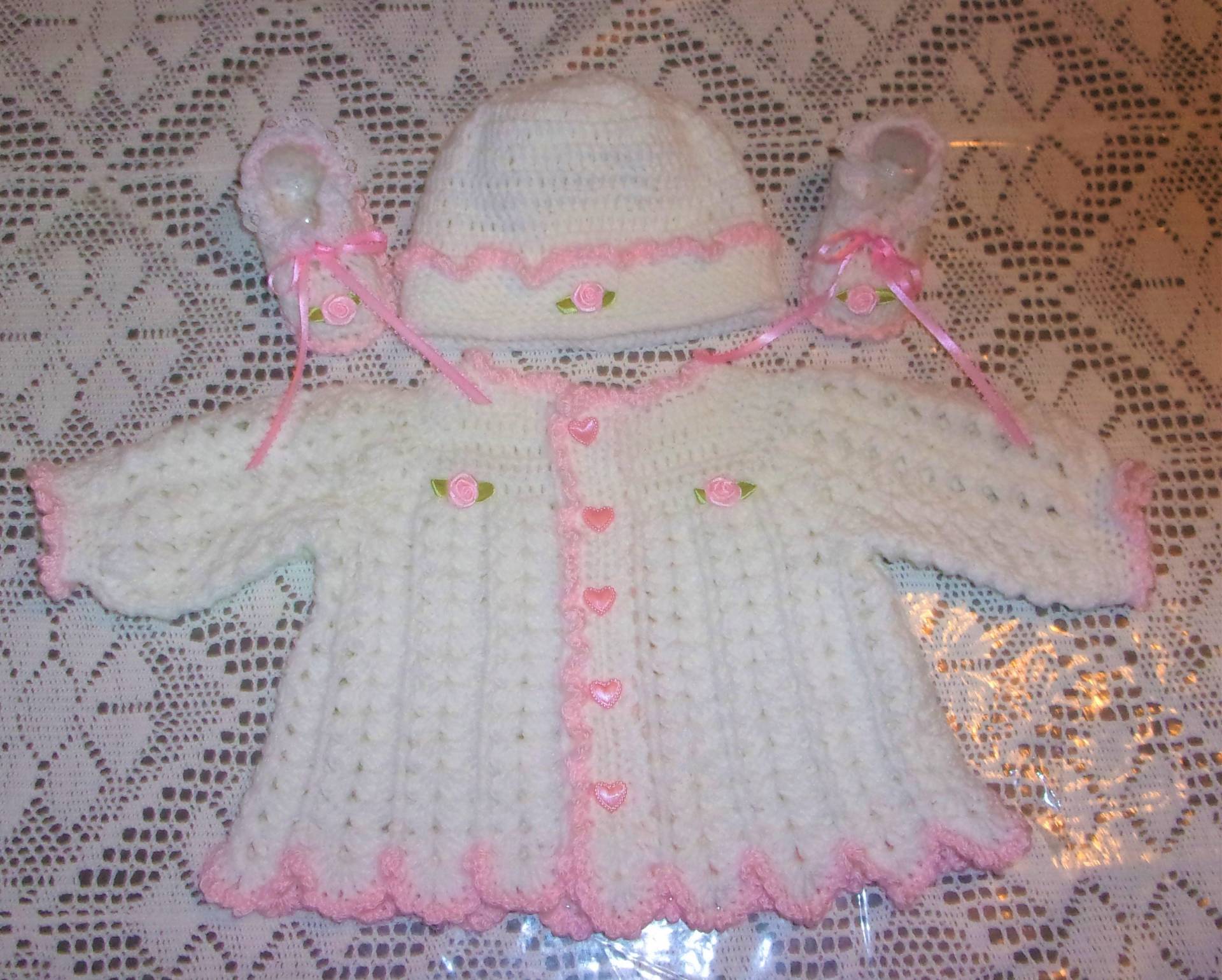 Nb-6 Mos-Crochet Baby Girl Rosa Und Weiß Pullover Set Babyausstattung Für Take Me Home Oder Duschgeschenk von madewithlovebysuzieq