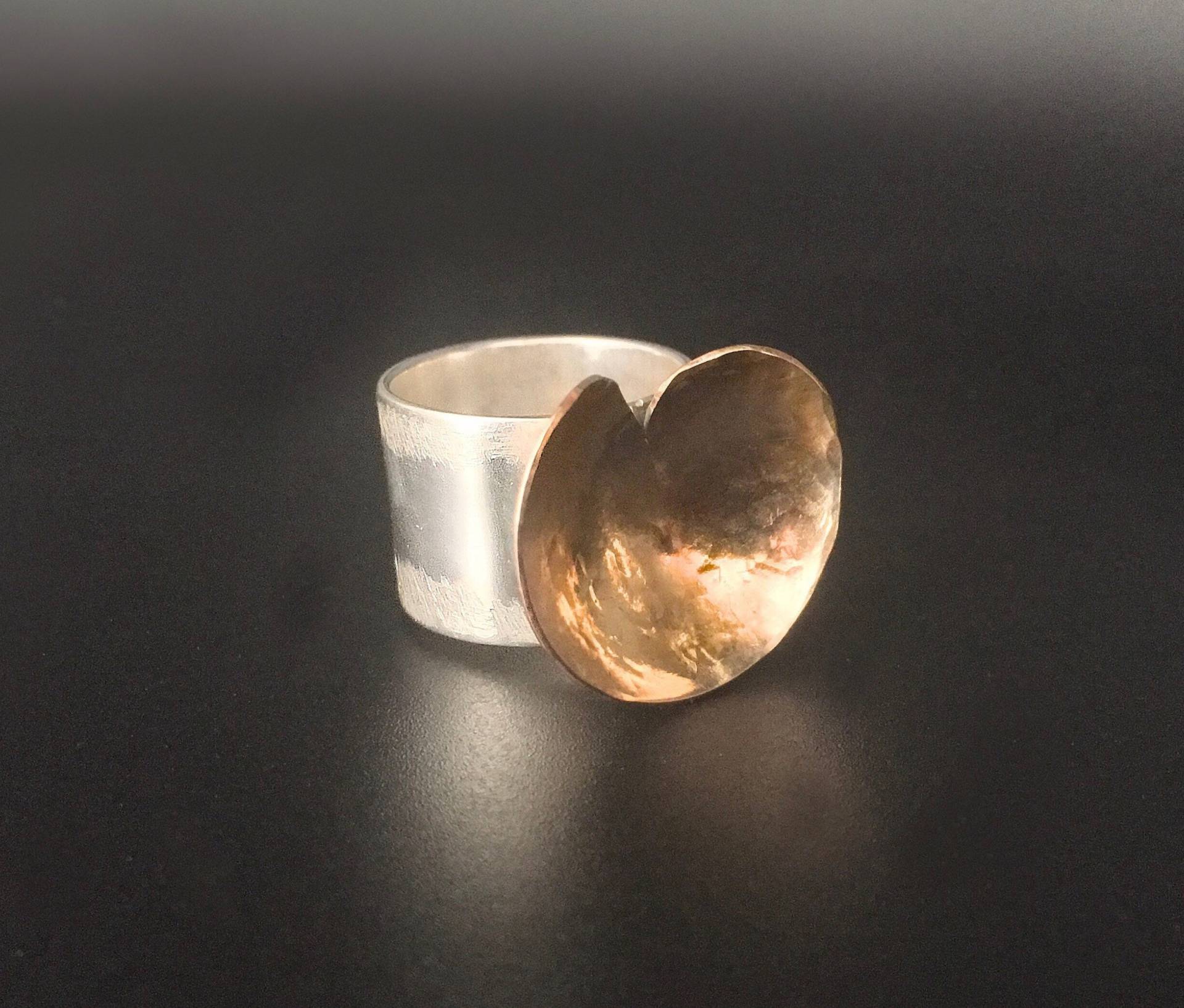 Abstraktes Herz Ring Aus Sterling & 14K Goldfill von madhuntjewelry