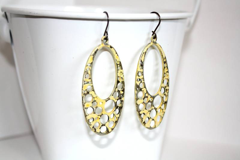 Gelbe Blase Ohrringe Creolen Boho Rustikale Schmuck Baumeln Handbemalt von madigracecreations