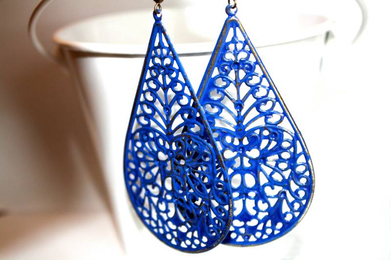 Royal Blue Teardrop Filigrane Ohrringe, Handbemalte Bronze Ohrringe Boho Rustikaler Schmuck Baumeln Royal Blue Teardrop Filigrane Ohrringe, Handbemalte Bronze Ohrringe Boho Rustikaler Schmuck Baumeln von madigracecreations