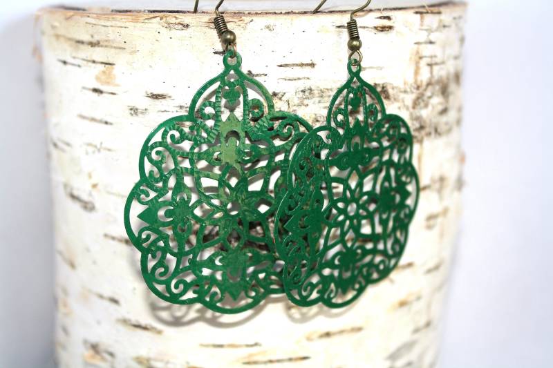 Smaragdgrüne Filigrane Ohrringe, Handbemalte Bronze Ohrringe Boho Rustikaler Schmuck Smaragdgrüne Filigrane Ohrringe, Handbemalte Bronze Ohrringe Boho Rustikaler Schmuck von madigracecreations