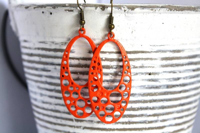 Vivid Orange Teardrop Bubble Ohrringe Creolen Boho Rustikaler Schmuck Baumeln Handbemalt Vivid Orange Teardrop Bubble Ohrringe Creolen Boho Rustikaler Schmuck Baumeln Handbemalt von madigracecreations