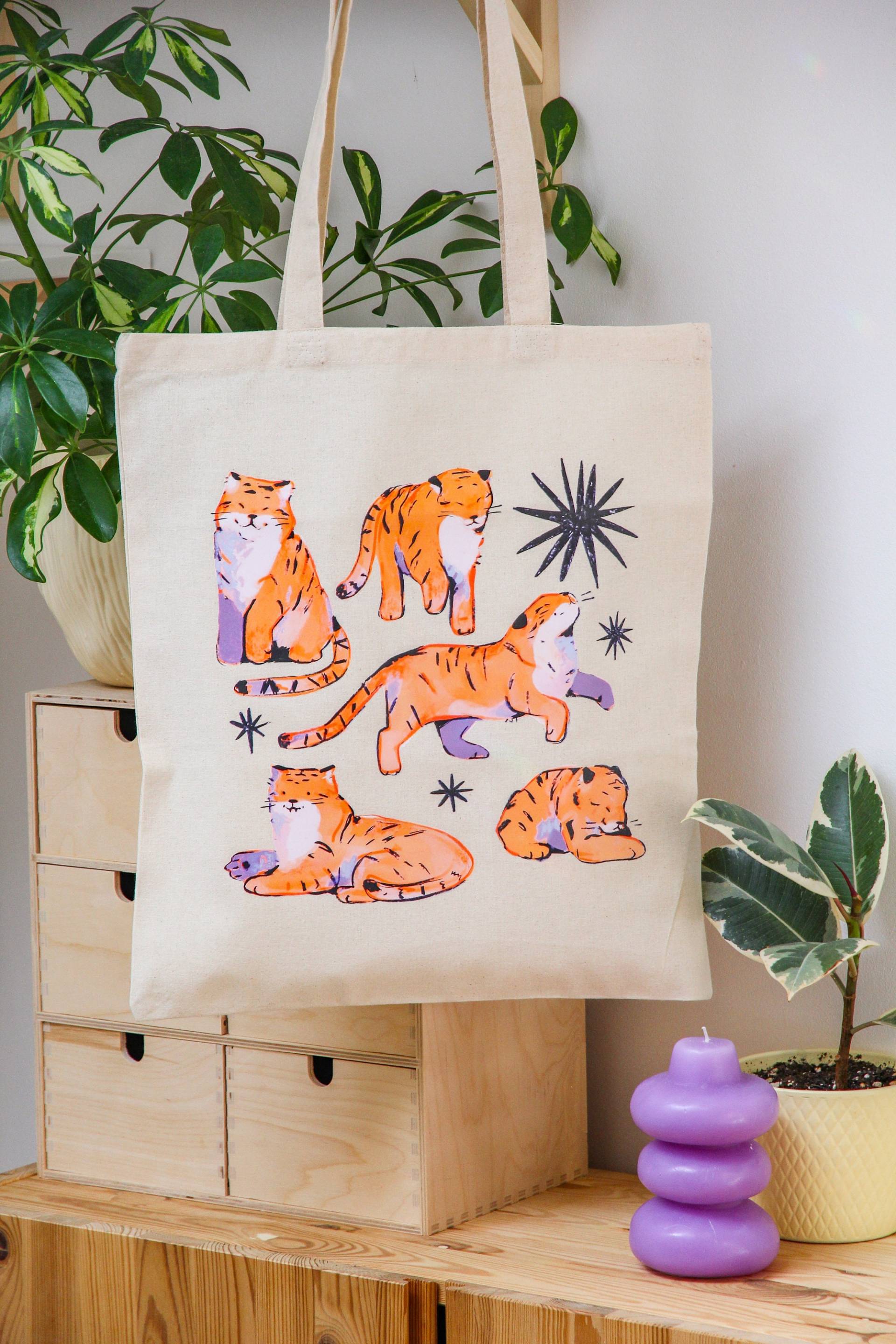 Tiger Tragetasche ~ Süsse Tier Künstler Design Baumwoll Kunst Tasche Tiger Tragetasche ~ Süsse Tier Künstler Design Baumwoll Kunst Tasche von madivoid