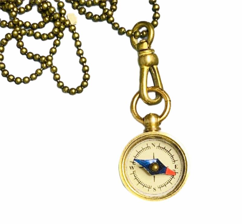 Kompass Anhänger. Goldtöne Kompass Anhänger. Goldtöne von madmadcrafter
