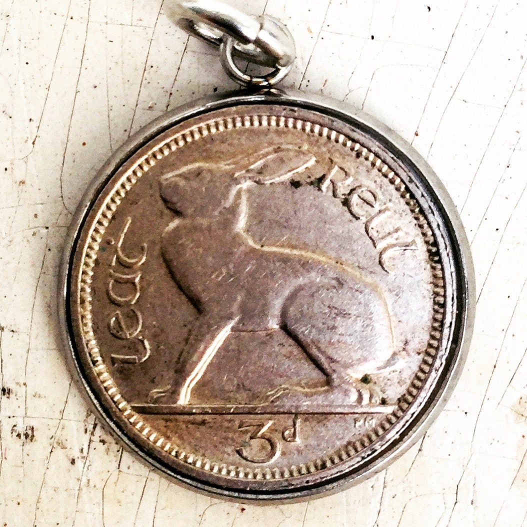 Lucky Bunny Rabbit Münze Anhänger Vintage 1960Er Jahre Tier Hase Charm Irland Lucky Bunny Rabbit Münze Anhänger Vintage 1960Er Jahre Tier Hase Charm Irland von madmadcrafter