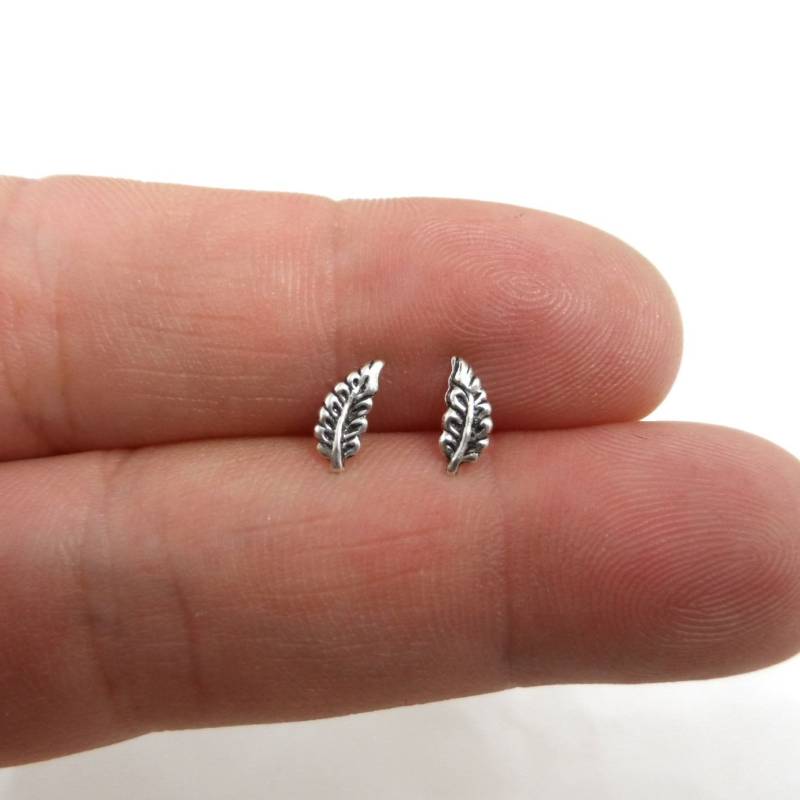 Kleine Blatt Ohrringe in Sterling Silber, Ohrringe, Kinder Kleine Ohrstecker, Knorpel Zierliche von maebeas