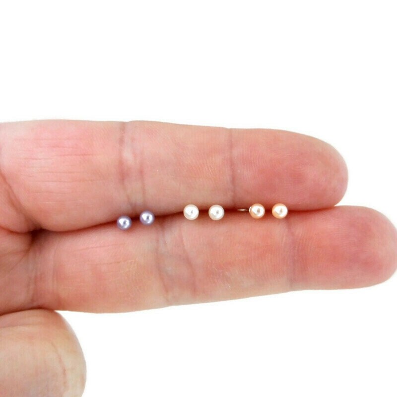 Kleine Perlenohrringe in Sterling Silber, 3mm Perlenohrringe, Perlenohrstecker, Zierliche Ohrstecker, Perlenohrstecker von maebeas