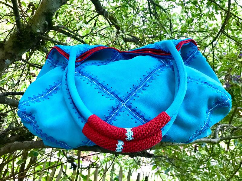 Echtleder Velours Wildleder Große Xl Hippie Tasche "Happy Weekend" Weekender Leder Türkis Rot Gehäkelt, Patchwork, Genuine Leather Crocheted von maedeldeluxe