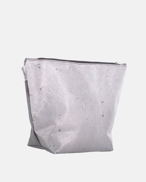 maesh Kosmetiktasche / Kabeltasche aus recycelten Material von maesh