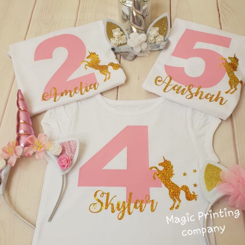 Mädchen Einhorn Geburtstag T-Shirt Top Outfit - Personalisiert Mit Jedem Namen, Geschenk, Rosa Pferd Geschenk von magicprintingcompany