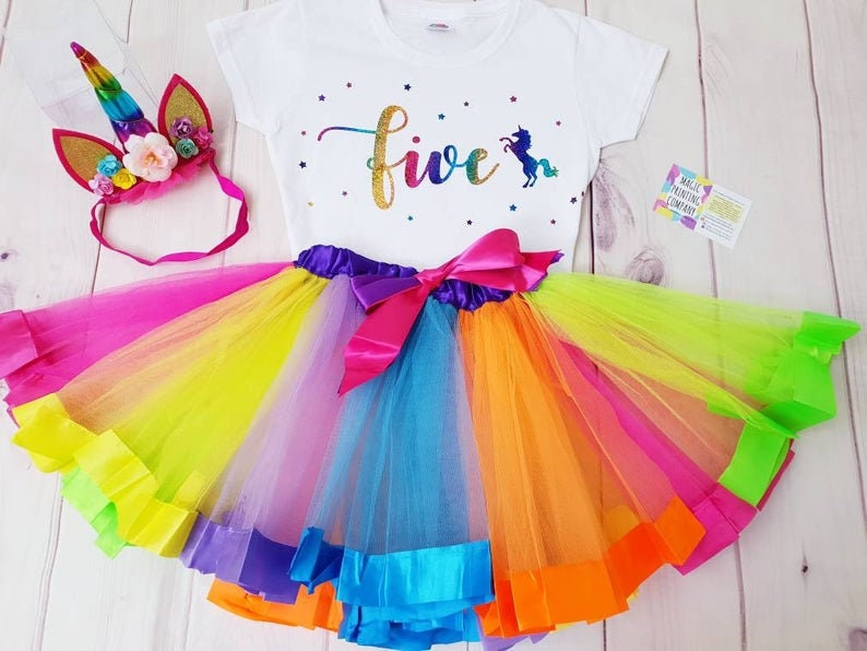 Mädchen Regenbogen Geburtstag Einhorn Outfit Kleid Tütü Rock Party Dekoration Zauberhafter Tanz Set Stirnband T-Shirt 1 Bis 8 Jahre von magicprintingcompany