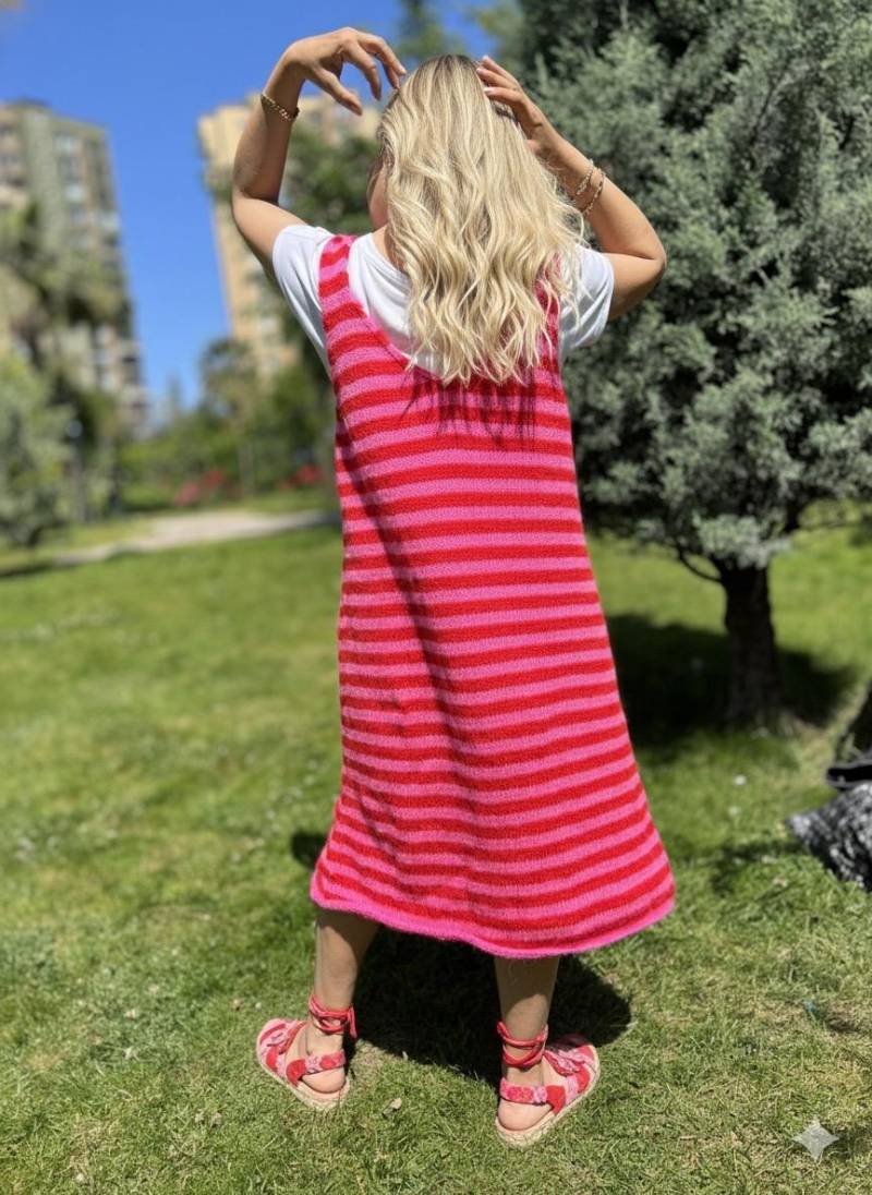 strick Rosa Kleid, Gestreiftes Hippie Buntes Boho Festival Sommer Maxi Langes Kleid von magnumopusarzu