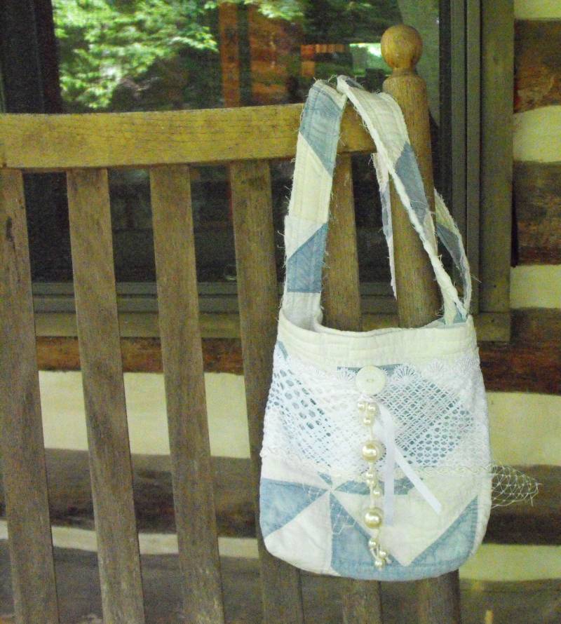 Gesteppte Tasche, Handgemachte Umfunktionierte Recycelte Primitive Umhängetasche, Tote, Geschenk Für Sie, Alter Quilt, Hochzeitsaccessoire von maidmariondesign