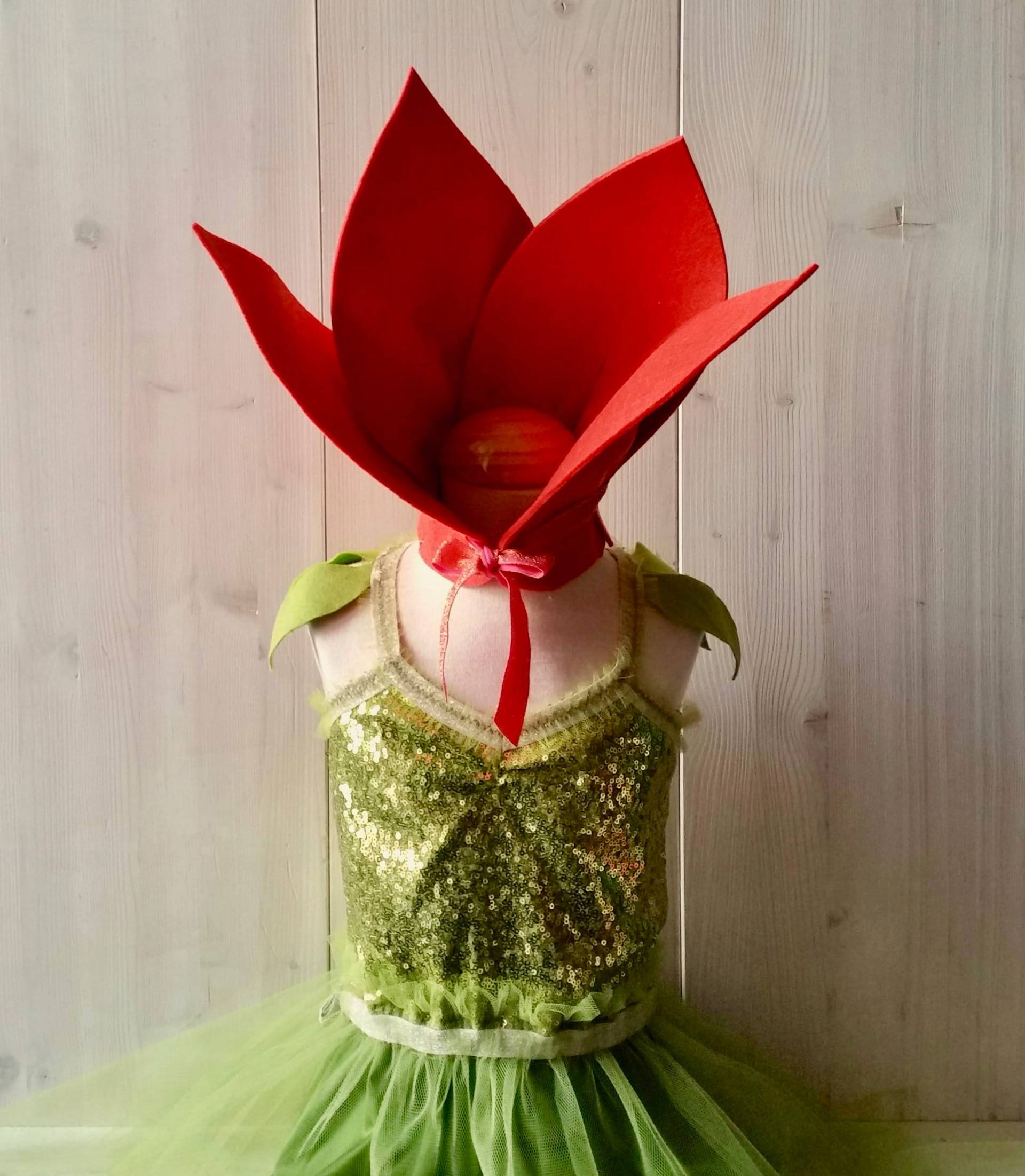 Kleine Tulpe, Blumenkostüm, Blume, Kinderkostüm, Kostüm, Fee, Prinzessin Faschingskostüm, Halloween, Karnevalskostüm, Bookday, Worldbookday von maiiberlin