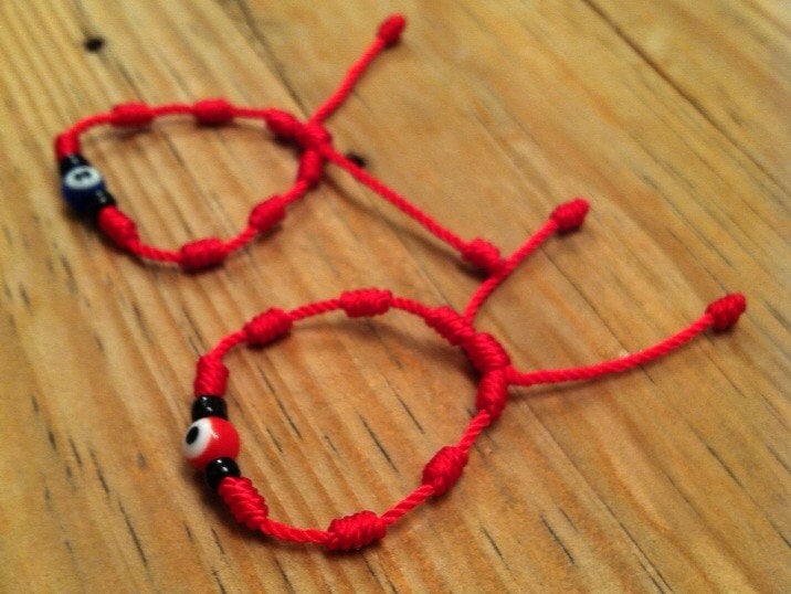 Baby Auge Armband. Böses Baby-Armband. Evil Eye Mal De Ojo. Knoten Baby-Armband von makbeads