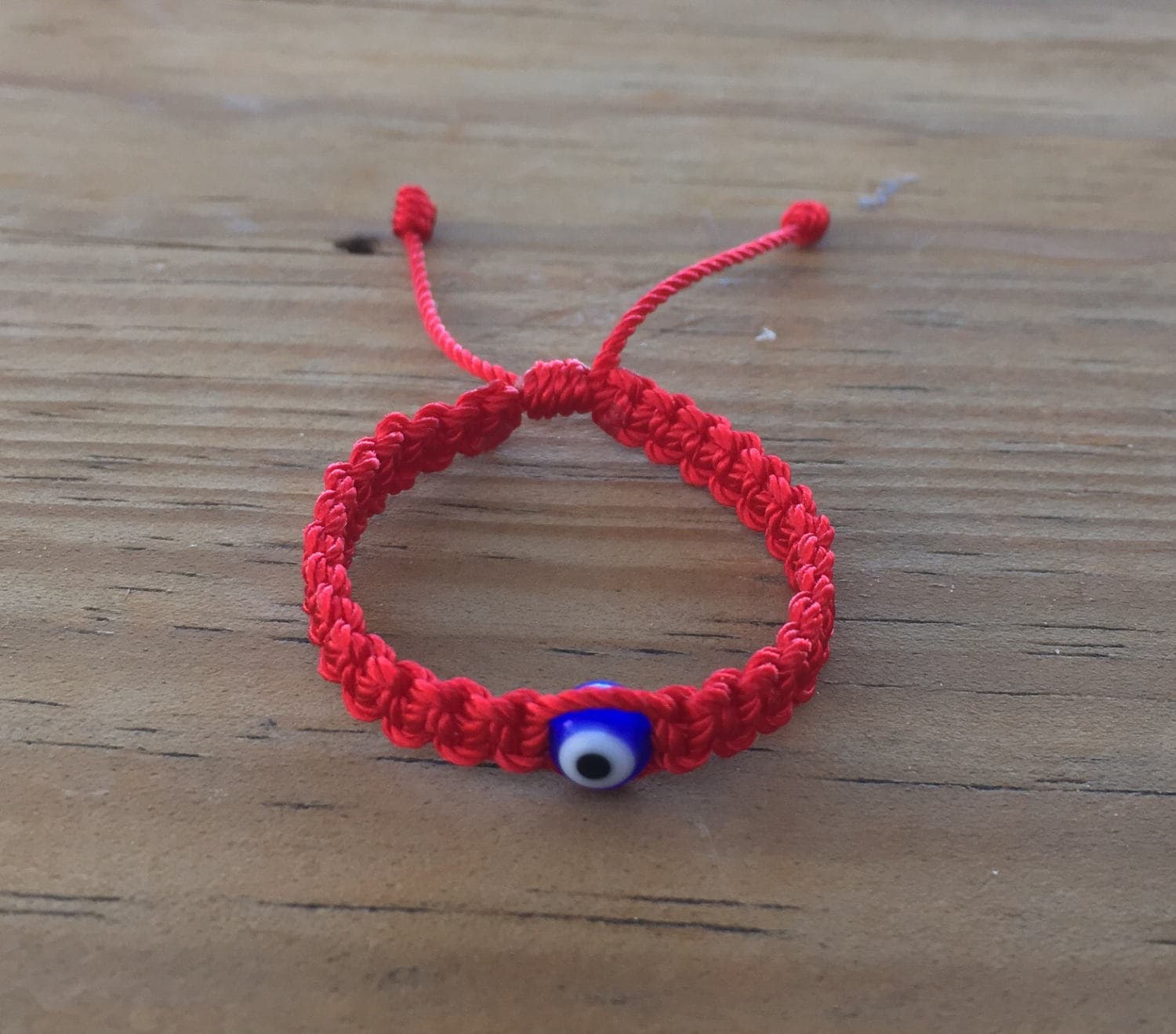 Kleines Rotes Armband. Blaues Auge Rotes Mal De Ojo L Kleines Rotes Armband. Blaues Auge Rotes Mal De Ojo L von makbeads