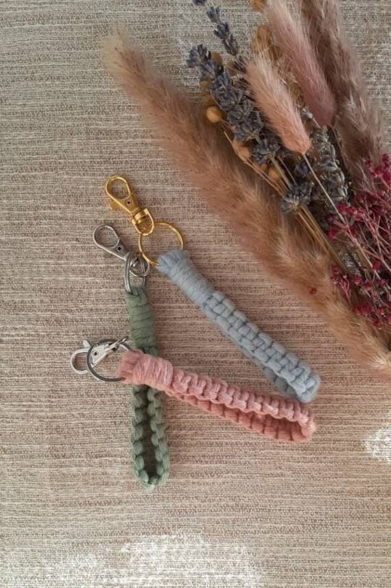 Makramee Schlüsselanhänger Lana Mit Schlaufe Makrameeanhänger Schlüsselbundanhänger Geschenkidee Makramee Schlüsselanhänger Lana Mit Schlaufe Makrameeanhänger Schlüsselbundanhänger Geschenkidee von makrameeundmeer