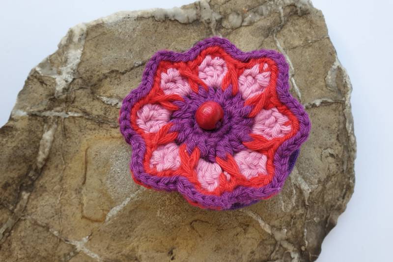 Haarzauber Haargummi Mit Häkelblume von makrameewerk