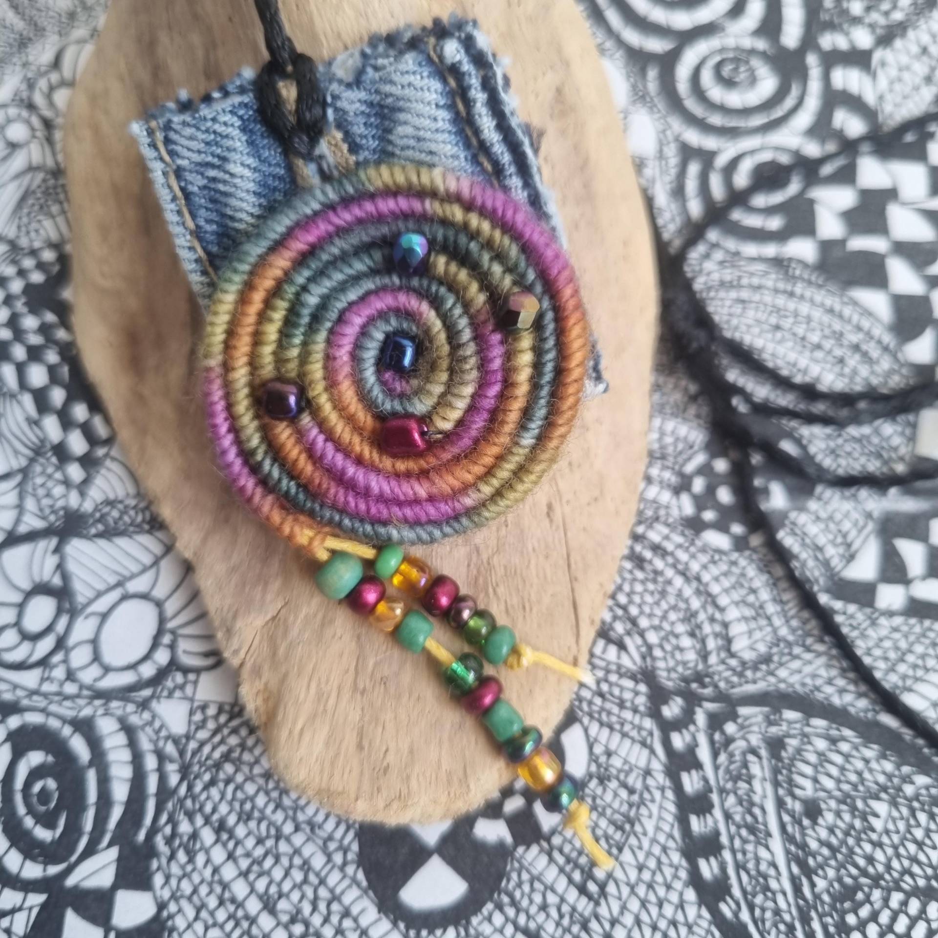 Textilkette, Bunt Und Kreativ, Auffällig Verspielt Textilkette, Bunt Und Kreativ, Auffällig Verspielt von makrameewerk