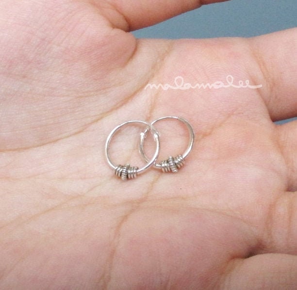 Kleine Sterling Silber Creolen, Boho Ohrringe, Bali Winzige Kleine Sterling Silber Creolen, Boho Ohrringe, Bali Winzige von malamalee