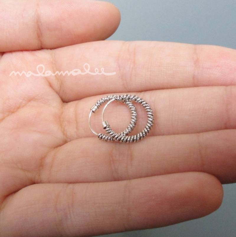 sterling Silber Creolen, Boho Ohrringe, Bali Kleine Winzige sterling Silber Creolen, Boho Ohrringe, Bali Kleine Winzige von malamalee