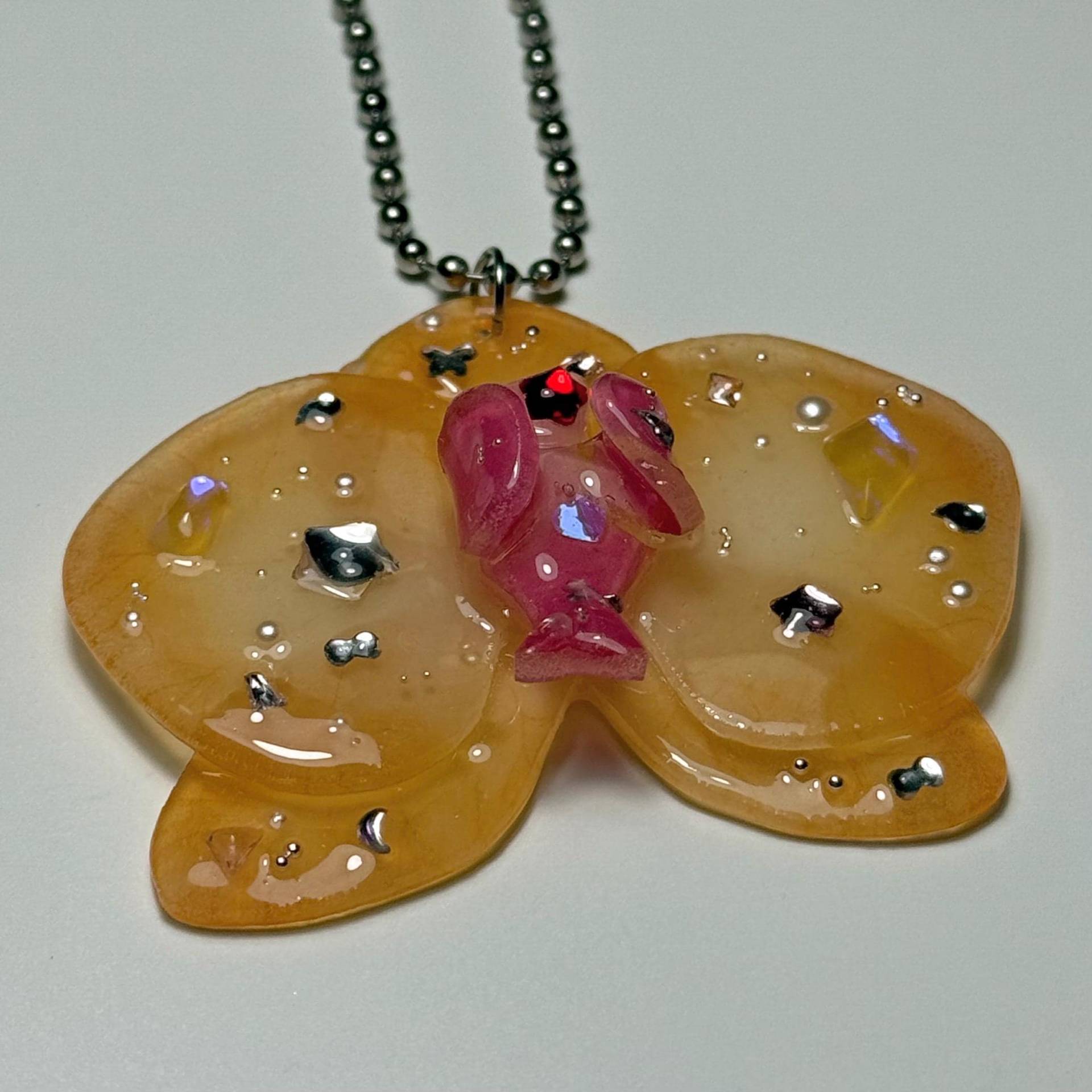 Citrus Orchidee Schlüsselanhänger, Perlenschmuck, Taschenbaumler, Fairycore, Y2K, Mismatch 90S, Stern/Herz, Orange, Kristall Edelstein, Blume Citrus Orchidee Schlüsselanhänger, Perlenschmuck, Taschenbaumler, Fairycore, Y2K, Mismatch 90S, Stern/Herz, Orange, Kristall Edelstein, Blume von malimoonie