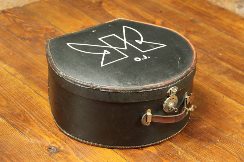 stamm-Leder - Canvas Hut Und Schlüssel von malleencoin