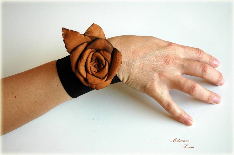 Braun Leder Rose Manschette Armband Handgemachte Blumen Brosche Halskette von malowanelnem