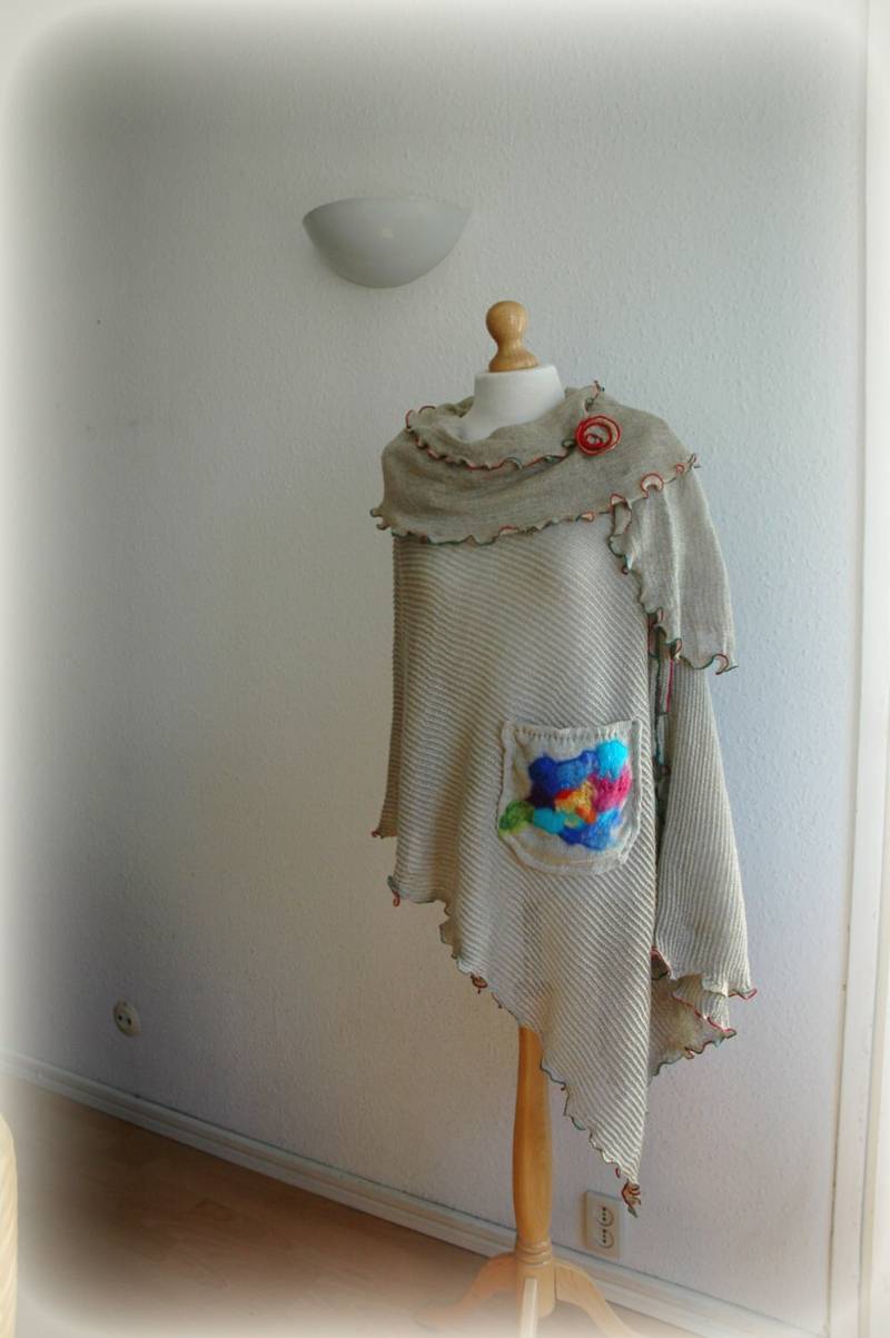 Grauer Gestrickter Leinen Poncho Boho Umweltfreundliche Kleidung von malowanelnem