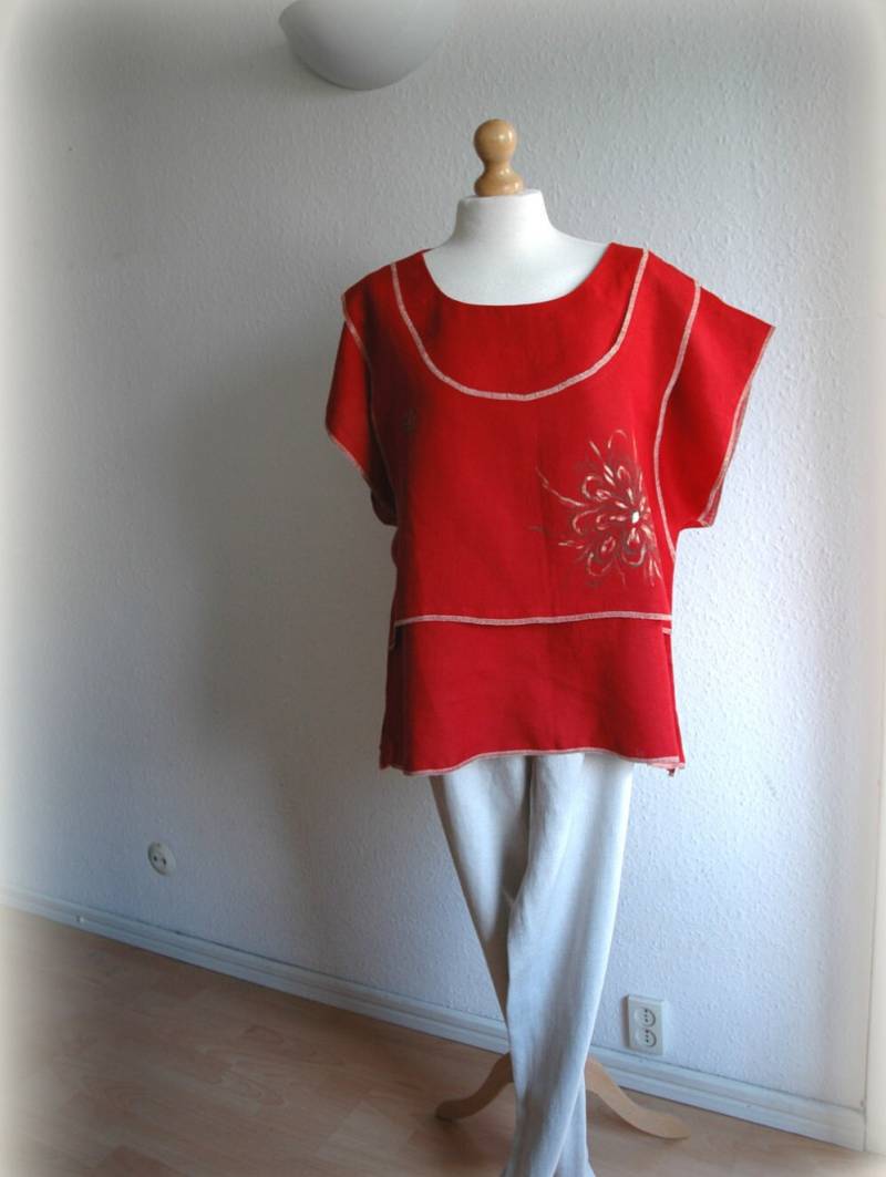 Rote Leinen Tunika Kimono Handbemalte Applikation, Plus Size Kleidung von malowanelnem